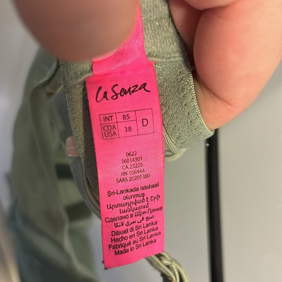 La Senza beyond sexy, classic plunge bra - Picture 4 of 5